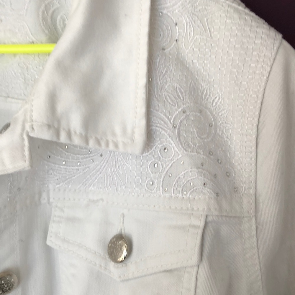 White denim jacket - Picture 2 of 4